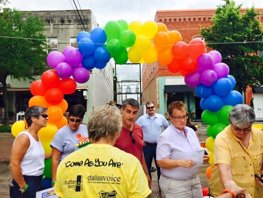 north-texas-pride-festival-balloons