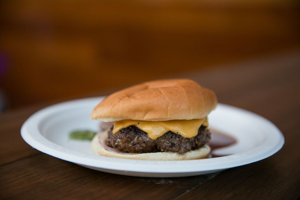 Knife Burger, The District at Wilow Bend, The Shops at Willow Bend, Plano