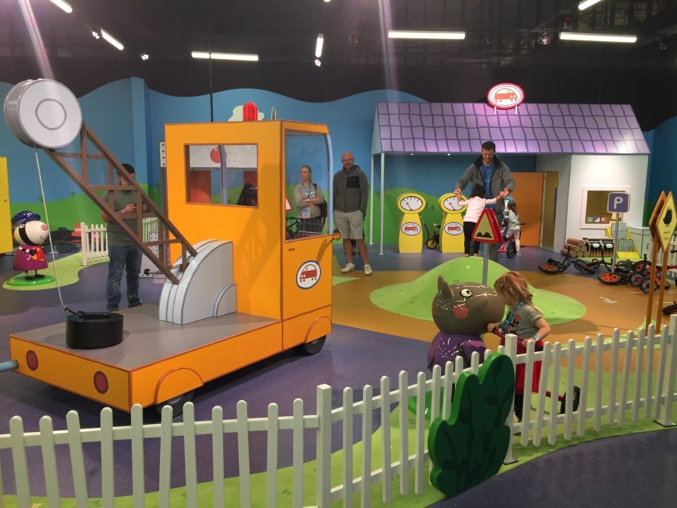 Grandad Dog's Garage at Peppa Pig World of Play, Grapevine Mills