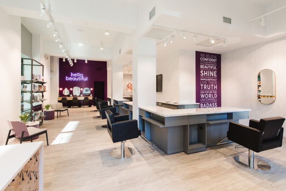 Upper-East-Side-Color-Bar-interior-4