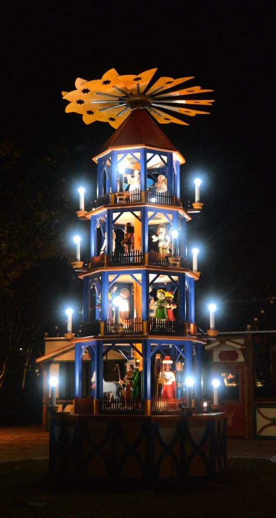 Dallas Arboretum Christmas pyramid