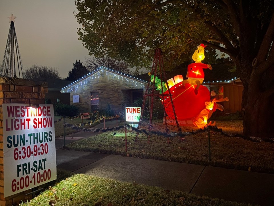 Plano neighborhood holiday light displays