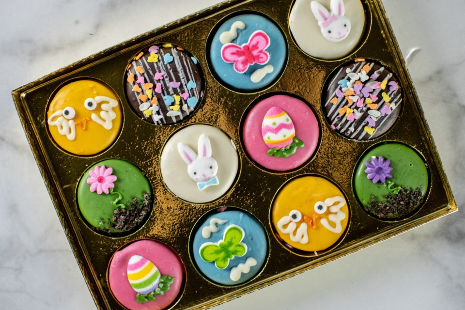 Easter-Chocolate Covered Oreos-002