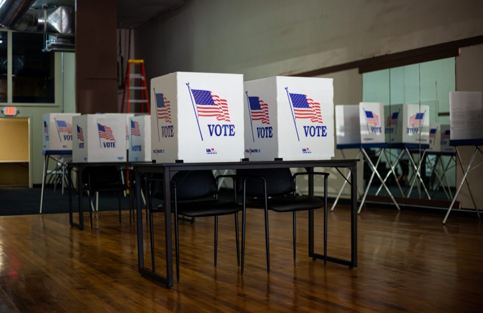 Brownfield,,Tx,-,10/09/2020,-,Voting,Booths,At,Polling,Station