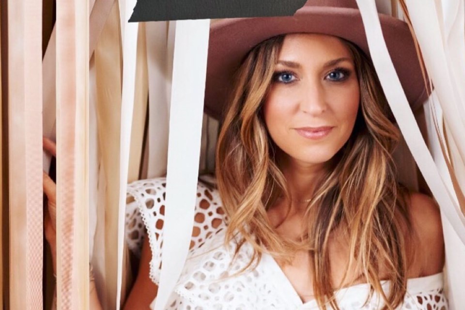 Dallas Shaw, a Dallas-based fashion illustrator, visual director and master of artistic collaboration. She will lead the art workshop hosted at Davio's Norther Italian Steakhouse at Grandscape.