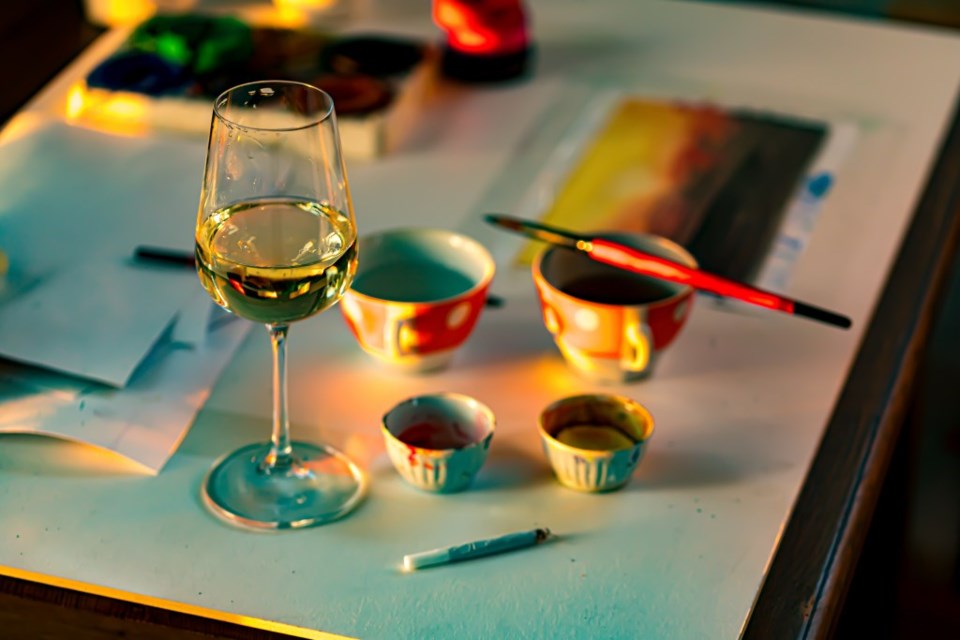 Drinks and paints? What could be a better combo to do this weekend? 