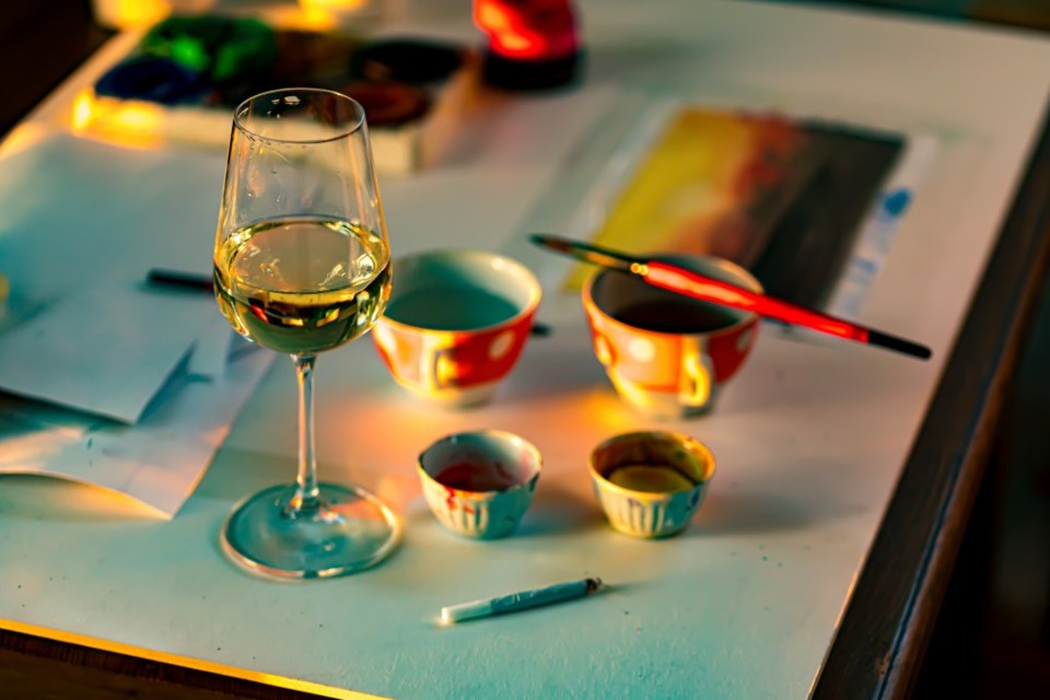 Drinks and paints? What could be a better combo to do this weekend?