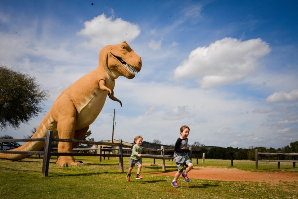 Things to Do Collin County, dinosaurs, things to do, dinosaur, dinosaur events, dinosaur world, glen rose, texas