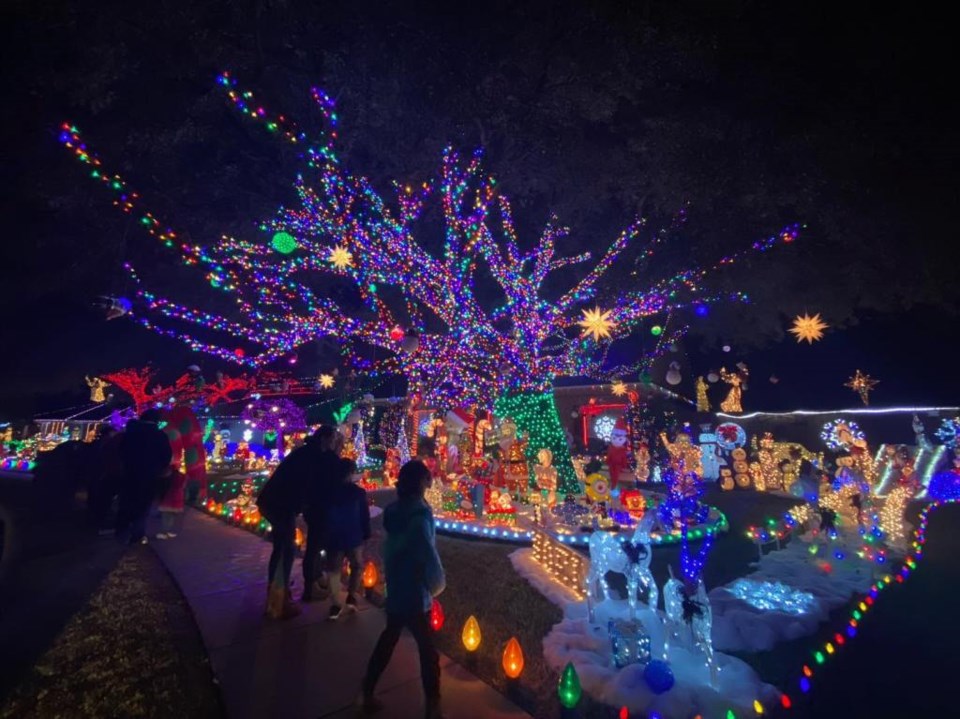 Christmas lights, holiday lights, best christmas lights in DFW, best christmas lights in Plano, biscayne drive plano