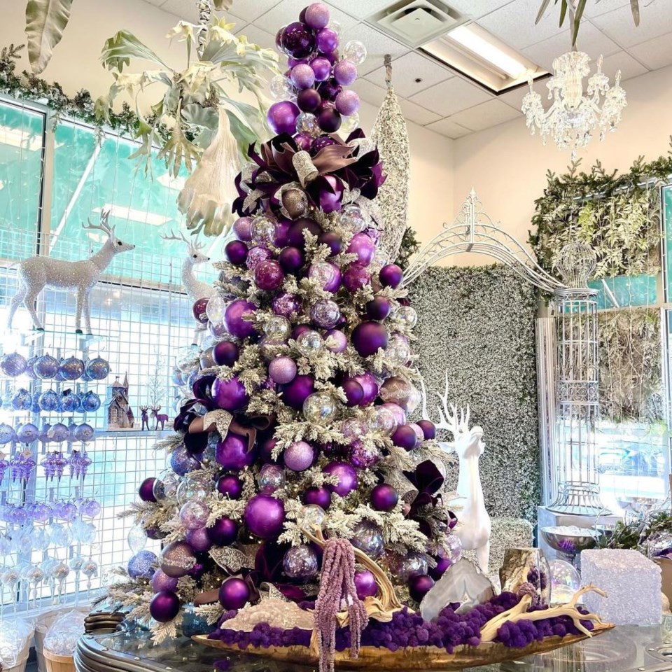 christmas decorations, christmas decor, holiday decor, christmas tree, holiday warehouse, plano, christmas market, christmas gifts, christmas gift market