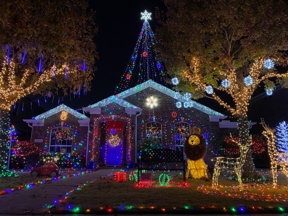 Christmas lights, holiday lights, best christmas lights in DFW, best christmas lights in Frisco, Flamingo Court Frisco
