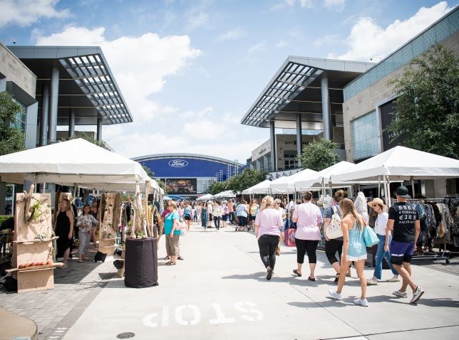 Making your list of things to do this weekend in Dallas that involve getting your Christmas shopping done? The Market at The Star is hard to beat.