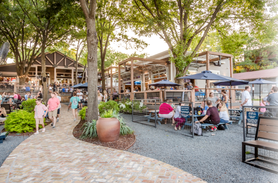 best patios in mckinney, best patios, patio restaurants, alfresco dining, downtown mckinney, The Yard