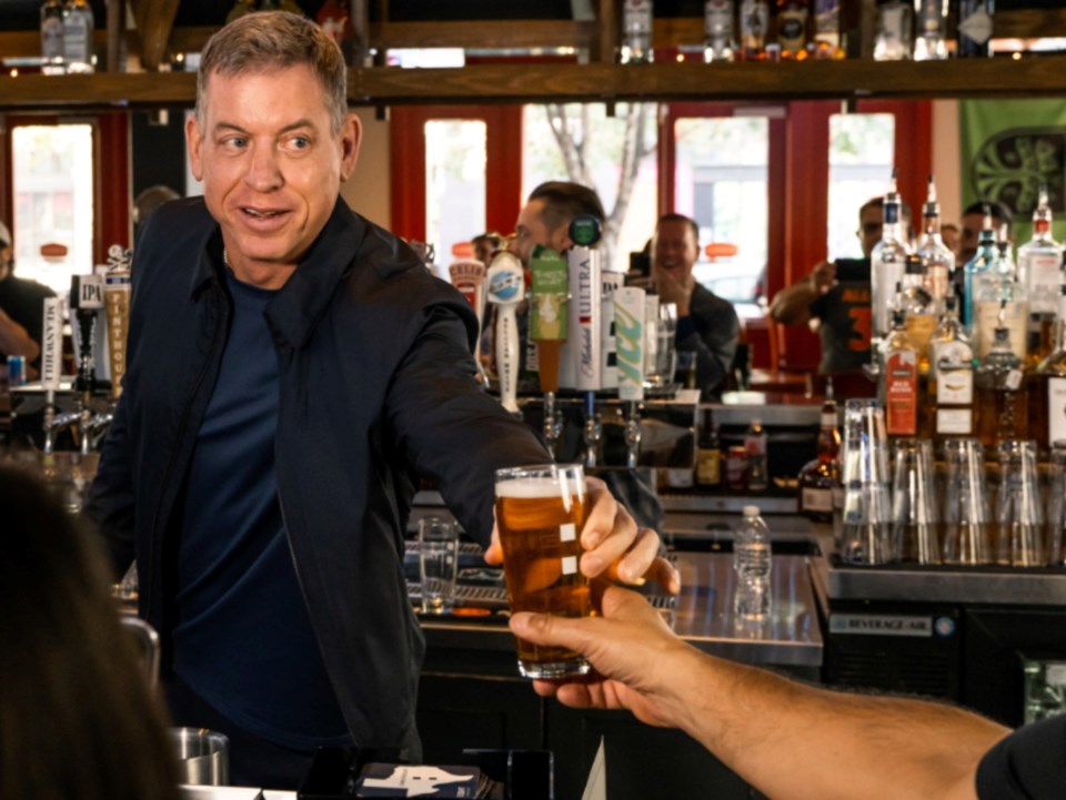 troy_aikman_beer