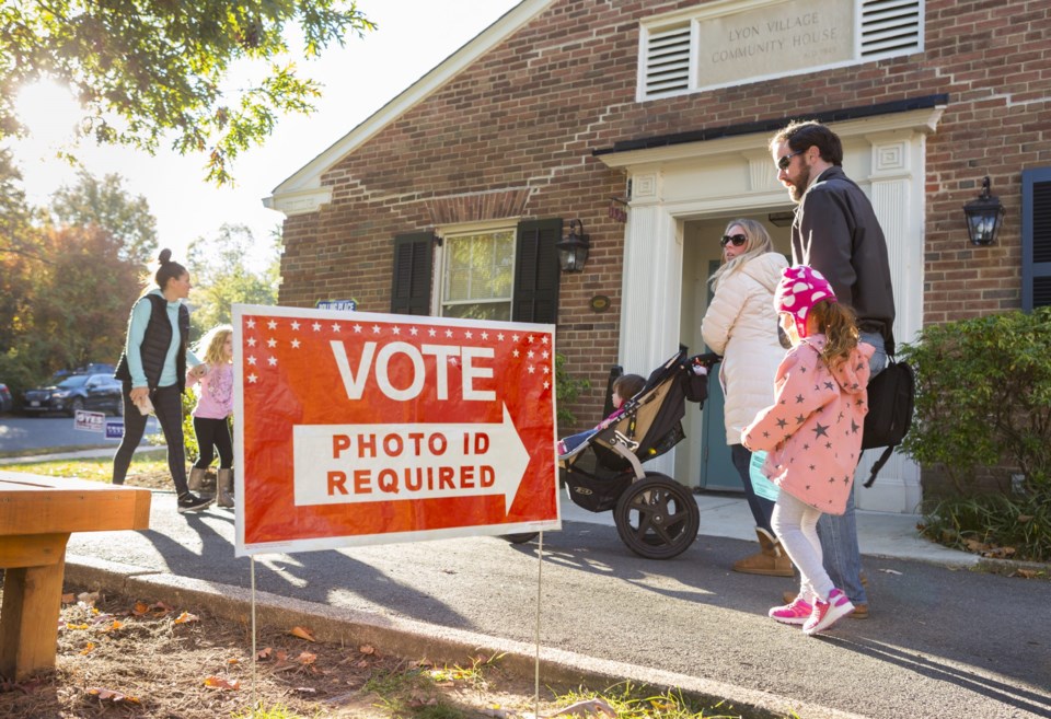 Arlington,,Virginia,,Usa,-,November,8,,2016:,Voters,On,Presidential