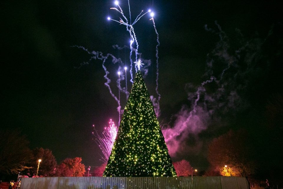 Back-flipping Santa and fireworks accompany tree lighting at Galleria Dallas