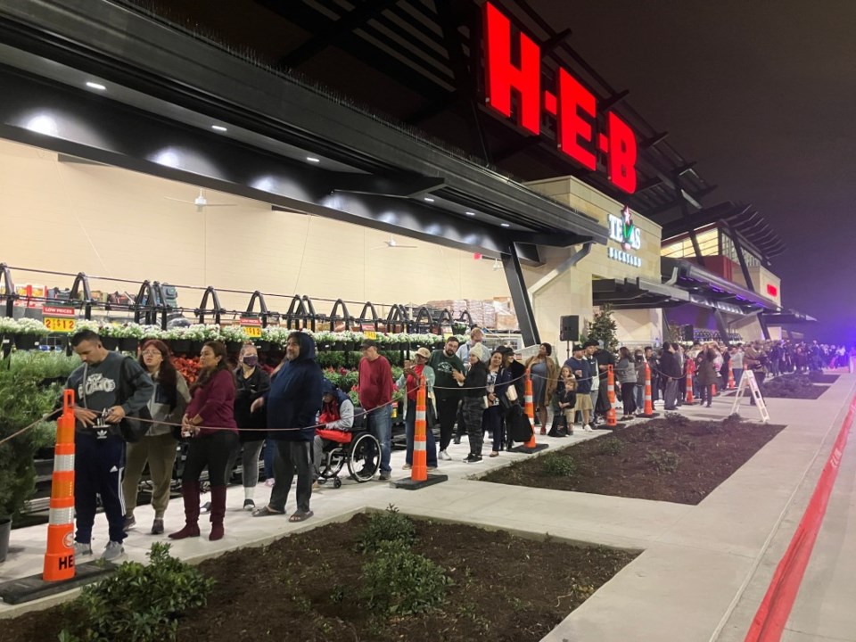 The line at H-E-B Plano