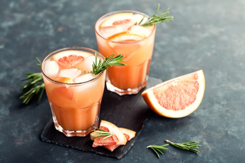 Grapefruit,And,Rosemary,Gin,Cocktail,Or,Margarita,,Refreshing,Drink,With