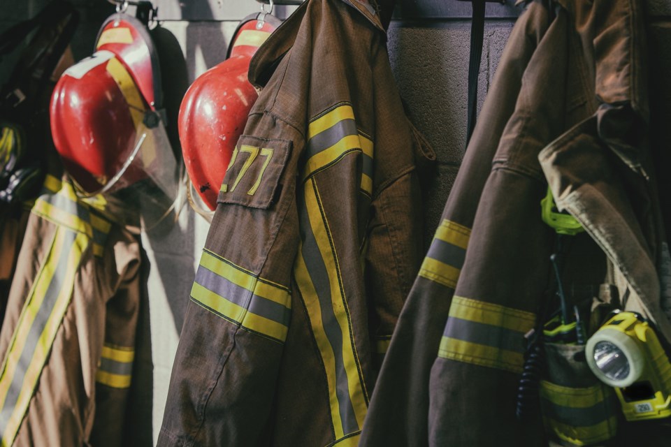 Firefighter,Hanging,,Ready,For,Call