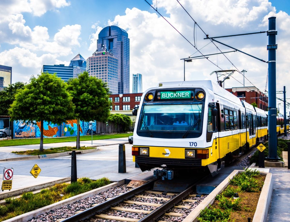 Dallas,-,Circa,July,2013:,The,Dallas,Dart,Light,Rail