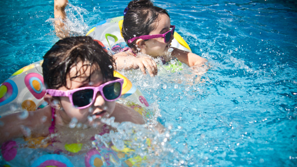 Plano outdoor pools closing on weekdays