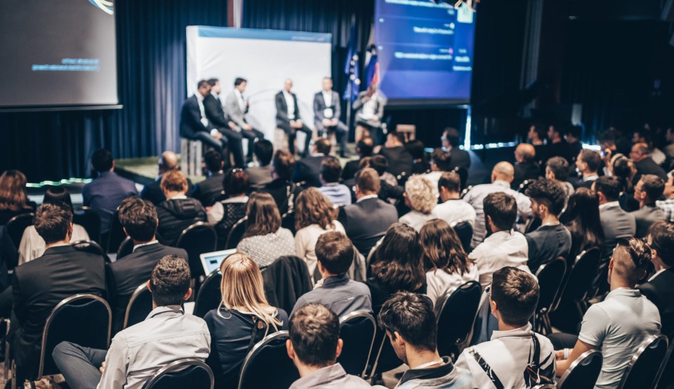 Round,Table,Discussion,At,Business,Conference,Meeting,Event..,Audience,At