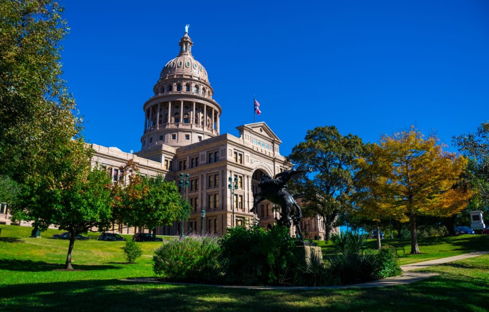 Texas,State,Capital,Building,Nice,Blue,Sky,Sunny,Day,In
