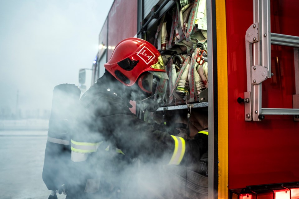 firefighter-ready-his-mission