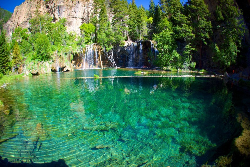 hanging-lakee
