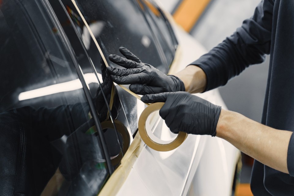 preparing-car-before-spray-painting