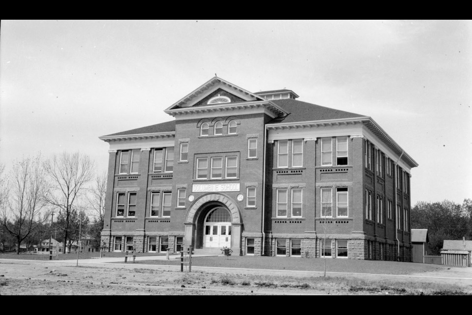 Columbine School circa 1906-1908, taken by Charles W. Boynton of the Longmont Ledger.