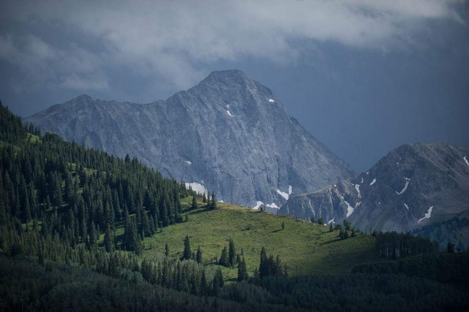 2020_09_06_LL_14ers_aspen_times_CapitolCreek-10