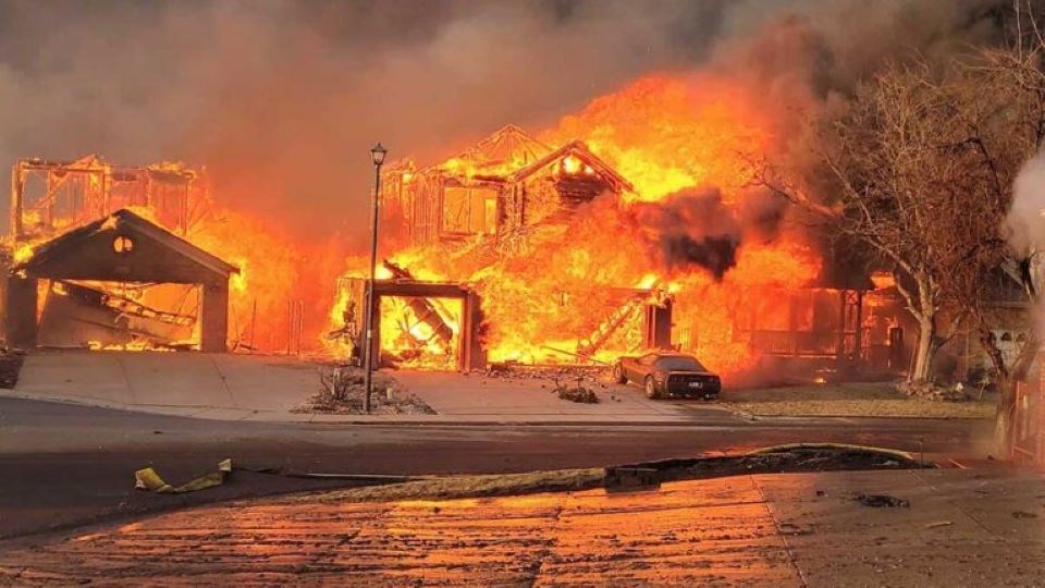 burning-house_marshall-fire_yellowscene_2022_04-768x432