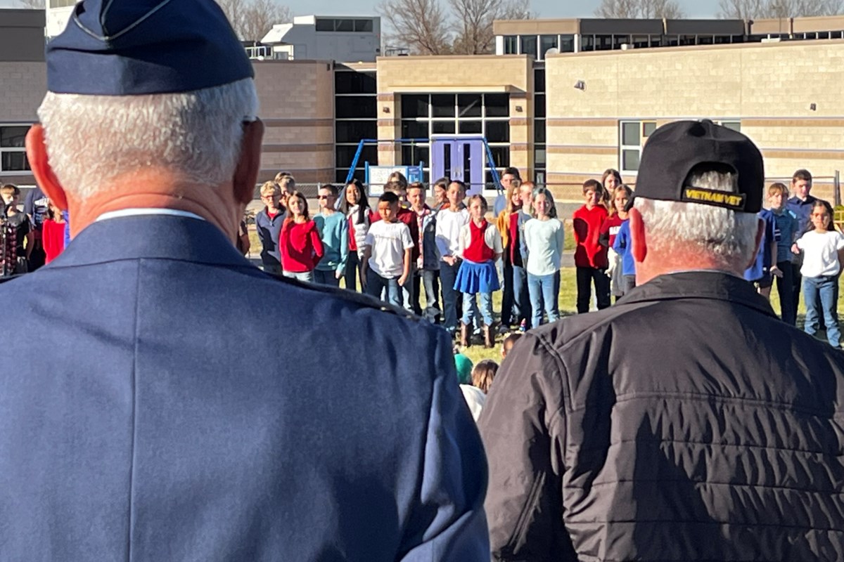 Students honor veterans at Prairie Ridge Elementary