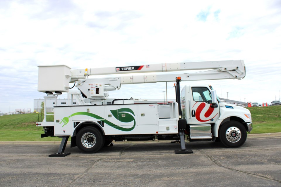 all-electric bucket trucks