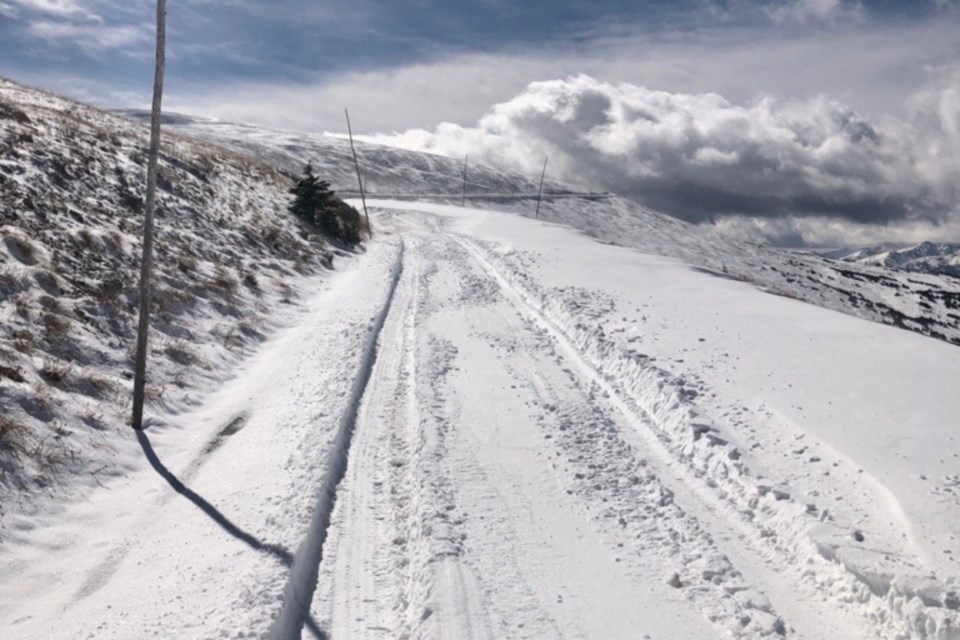 20231019trailridgeroad