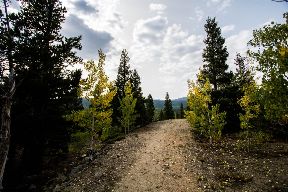 2020_09_17_LL_fall_foliage_Peak_to_ Peak