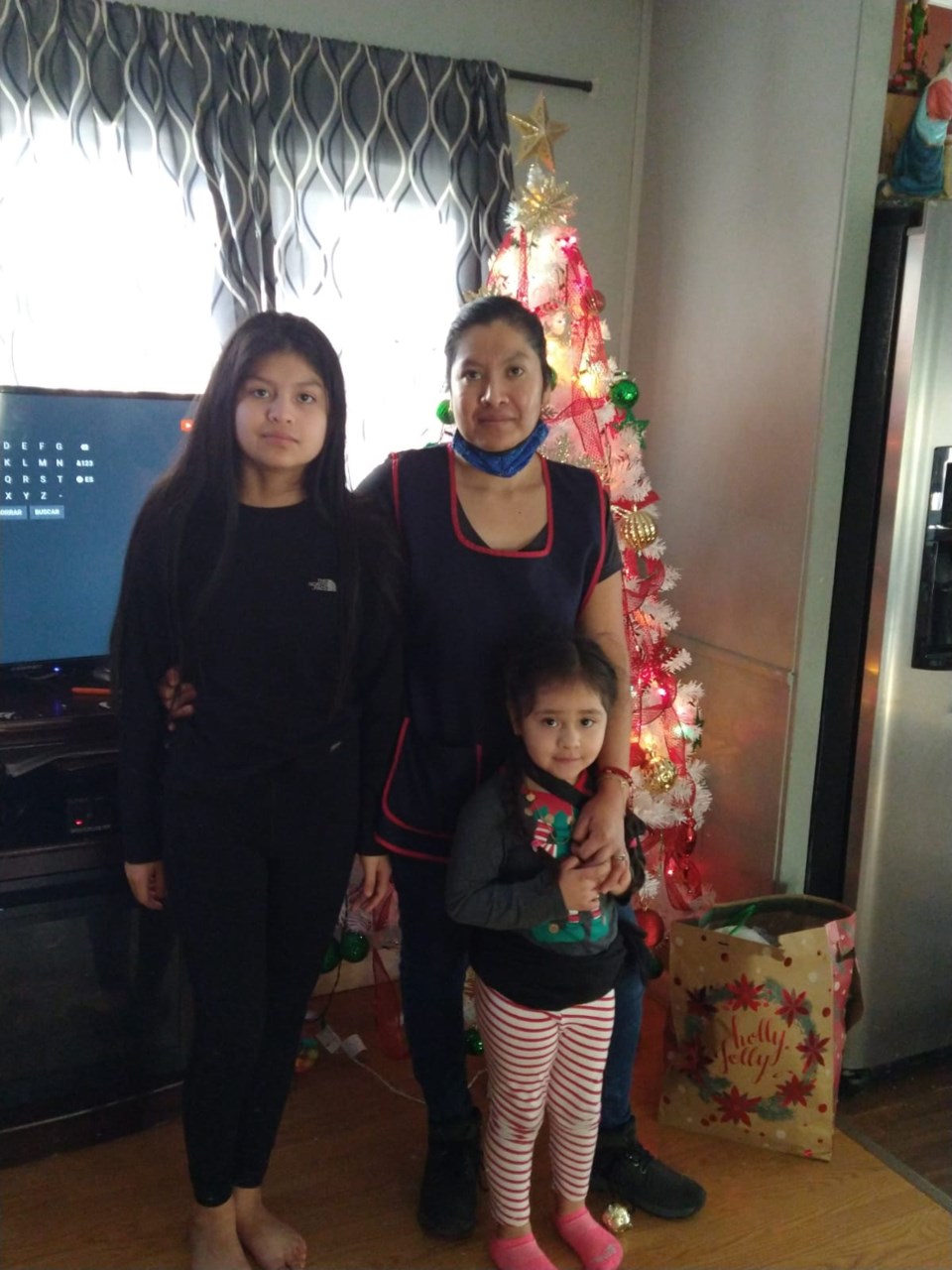 2020_12_24_LL_latino_holidays_Espiritu_Orzuna_family