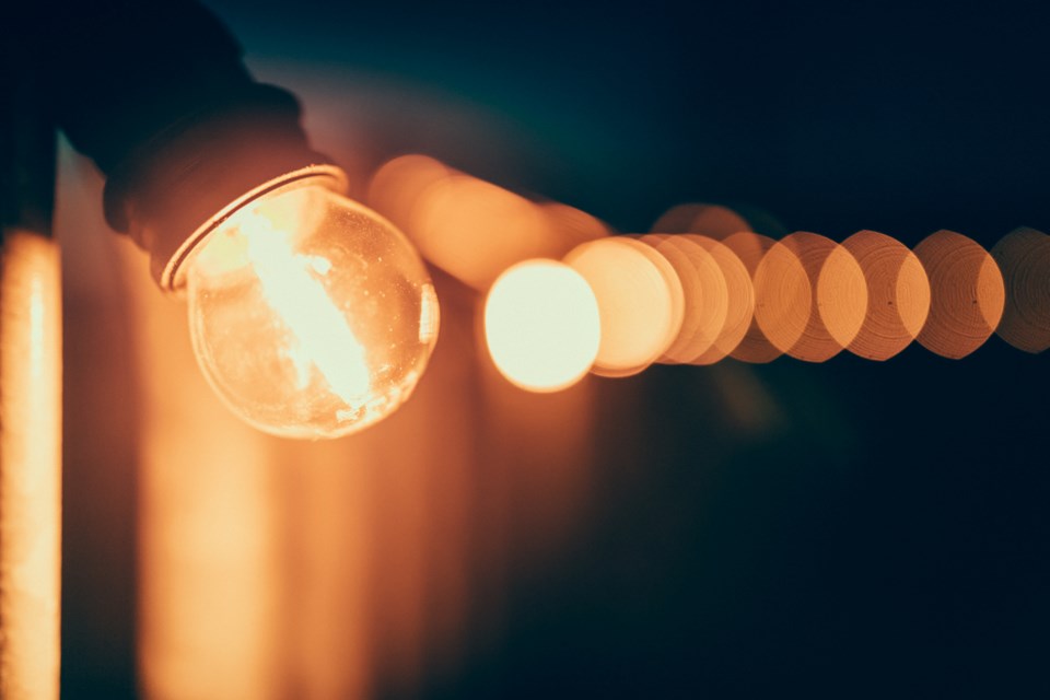 2020_06_25_LL-light_bulbs_stock_photo