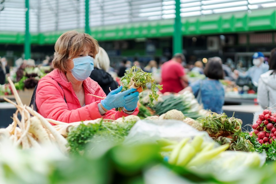 2020_07_30_LL_food_shopping_masked