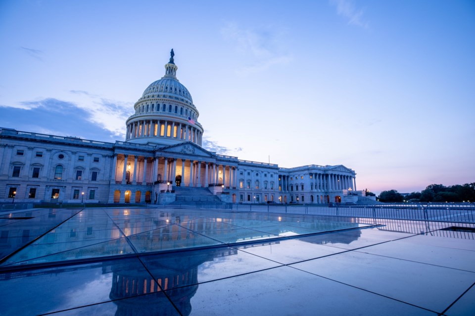 2020_08_26_LL_US_Capitol_stock