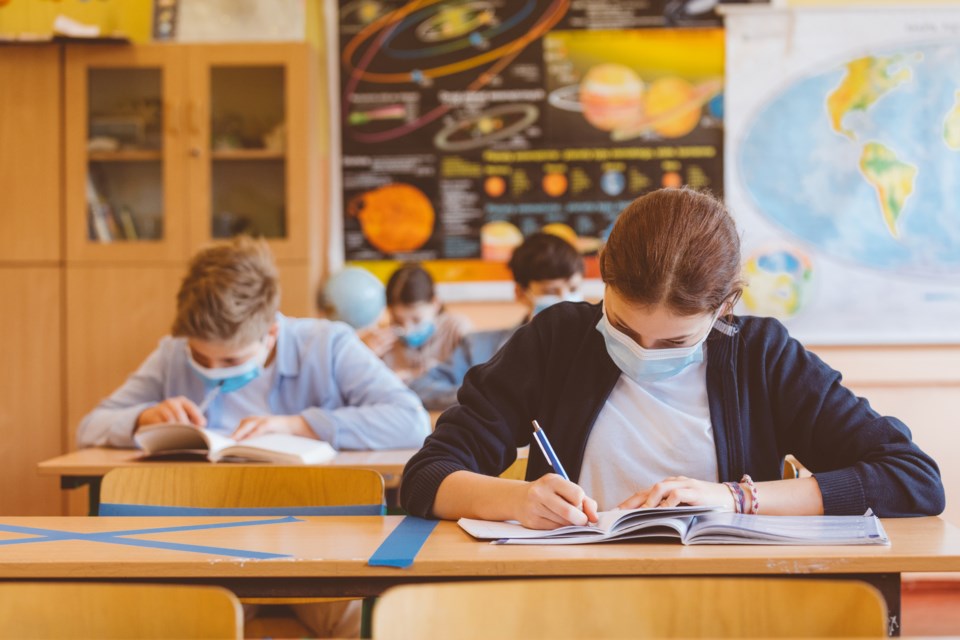 2020_09_10_LL_students_in_class_masks_stock