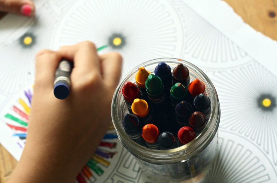 crayons-1445053_1920 (1)