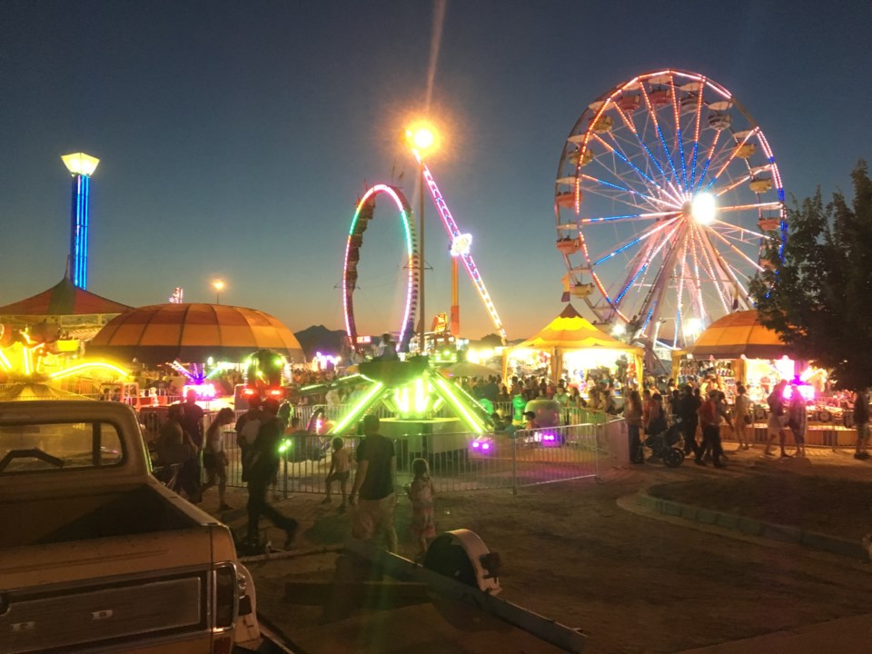 fair at night 1