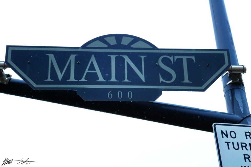 Main St Sign