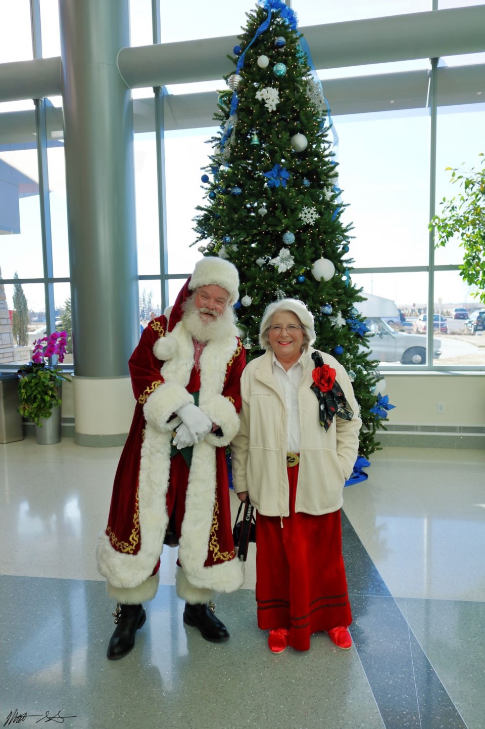 Santa Visits UCHealth 00 (1)