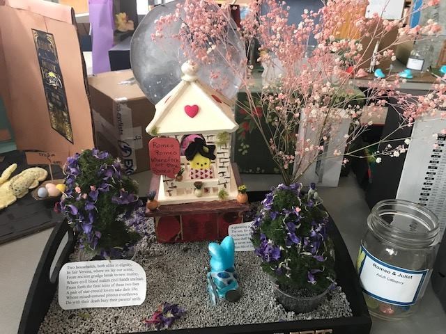 peep diorama
