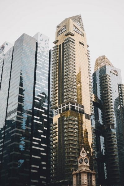 Huge Building chuttersnap-Iboom5tbfvs-unsplash