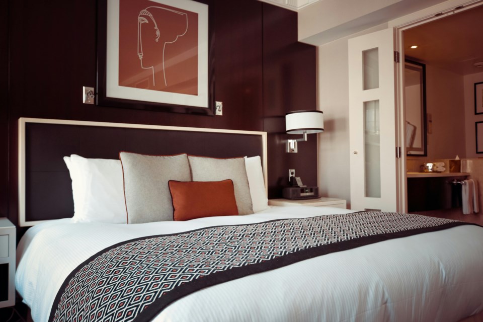 longmont-hotelsss