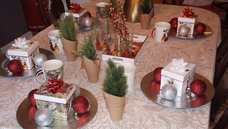 christmas-tabletop-from-2021_ght-2022